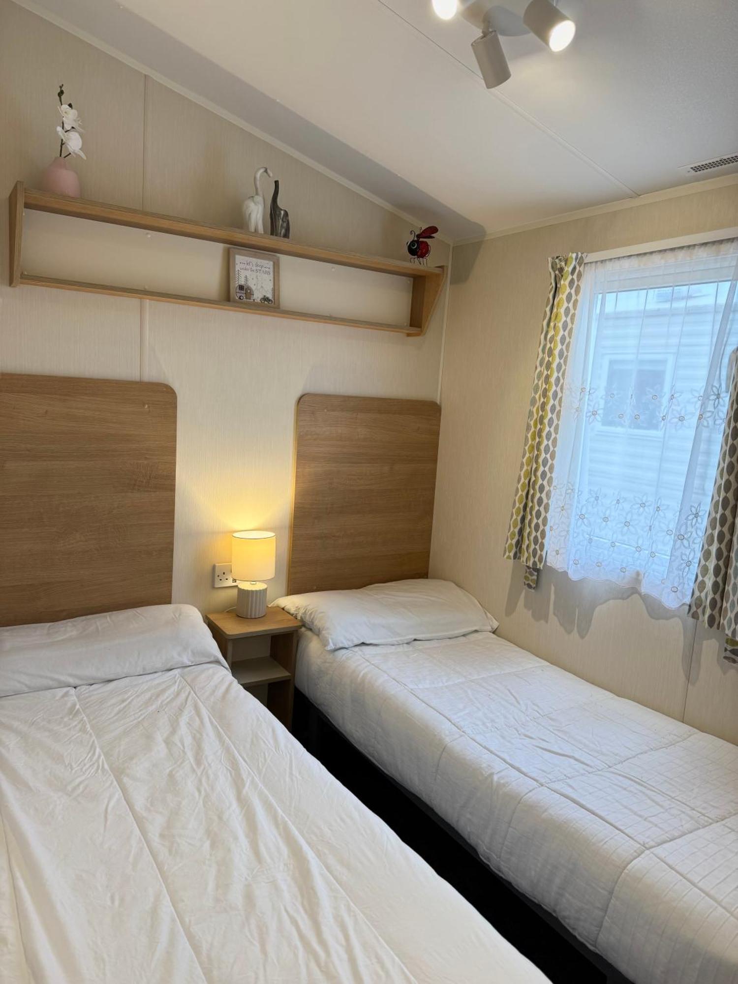 Oaken Caravan - Golden Sands Away Resorts Kinmel Bay Esterno foto